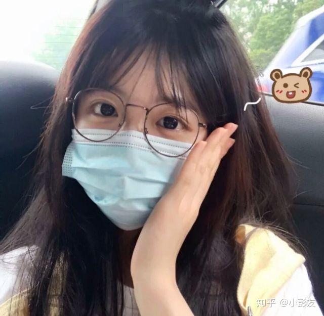 能不能推点戴眼镜的女生头像