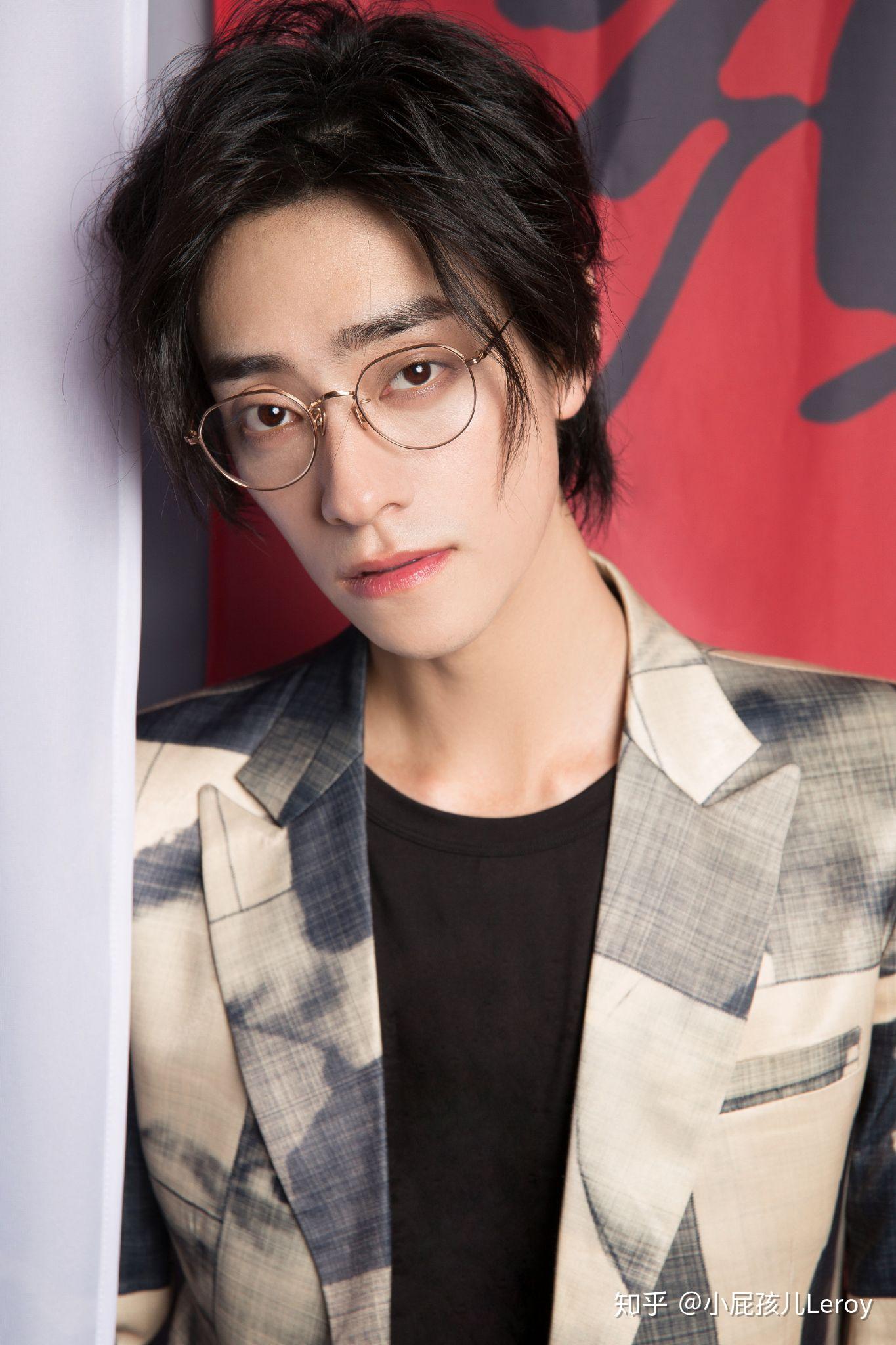 郑云龙当时的cosmo有多出圈? - 知乎