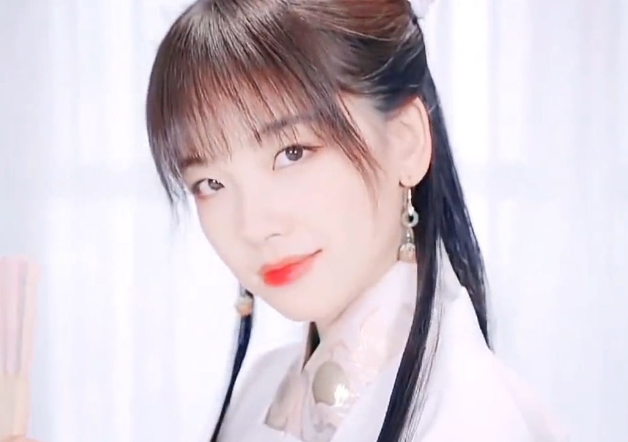 王冰冰古装太美了这是什么神仙记者