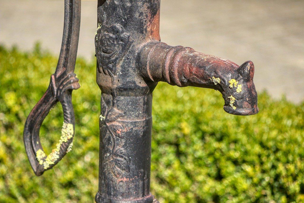 厕所水龙头怎么拆