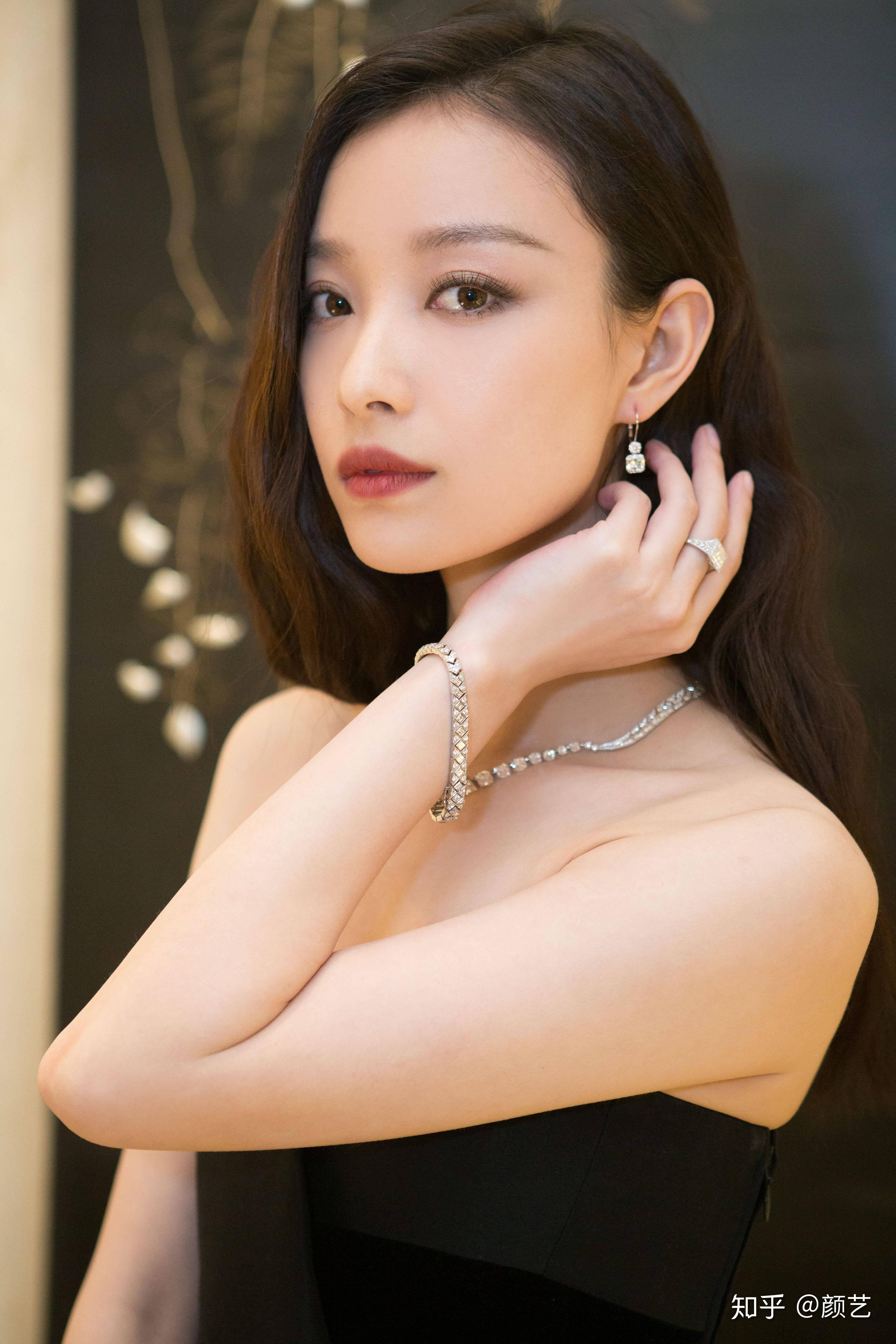 手机里有没有私藏很久的倪妮照片? - 知乎