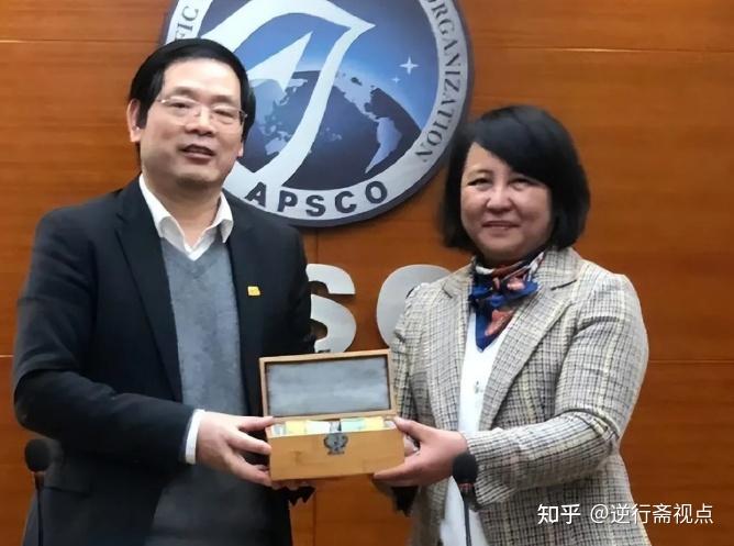 北京余琦大妈成了死老虎，司马南撸胳膊挽袖子好一顿揍 - 知乎