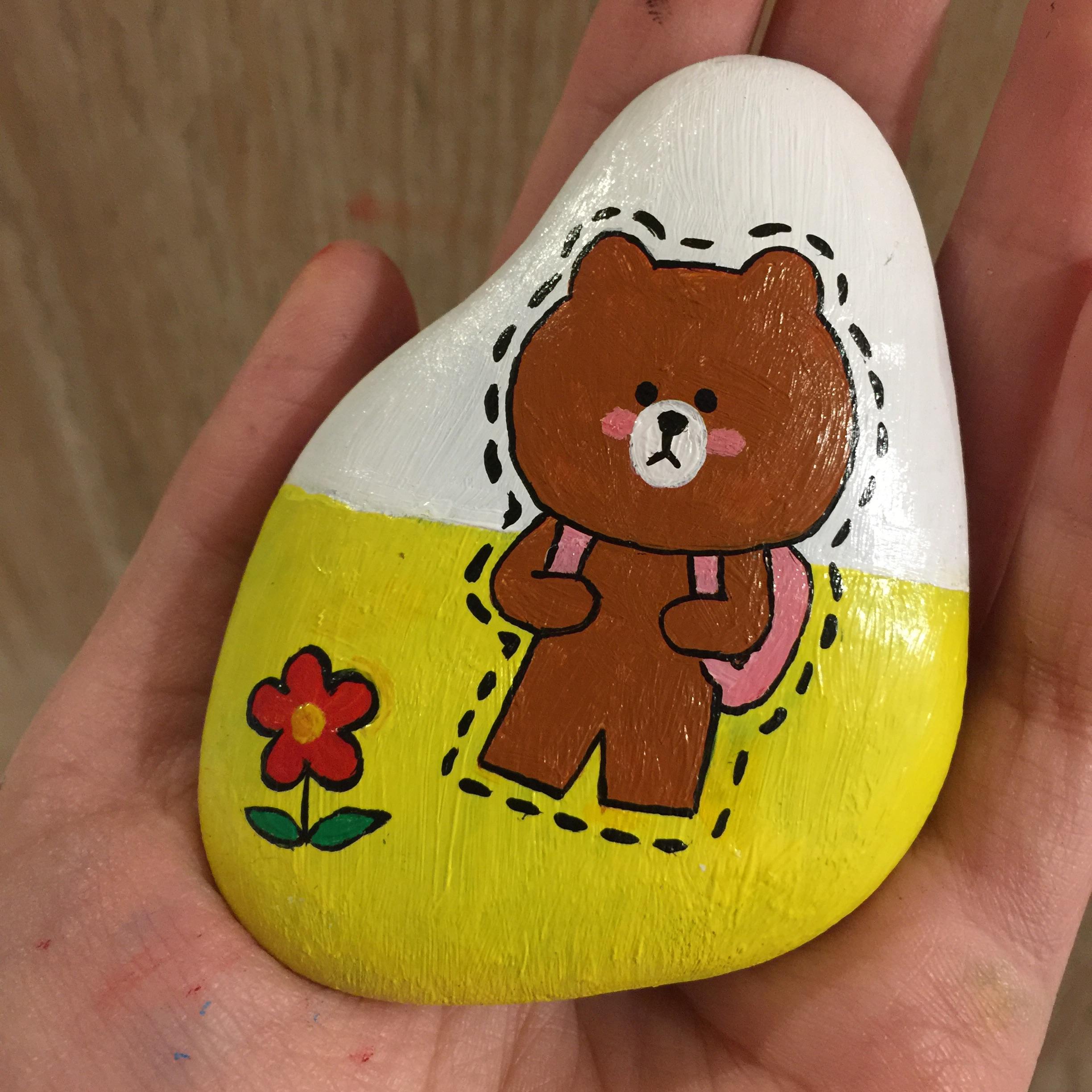 在石头上画画应该用什么画笔和颜料