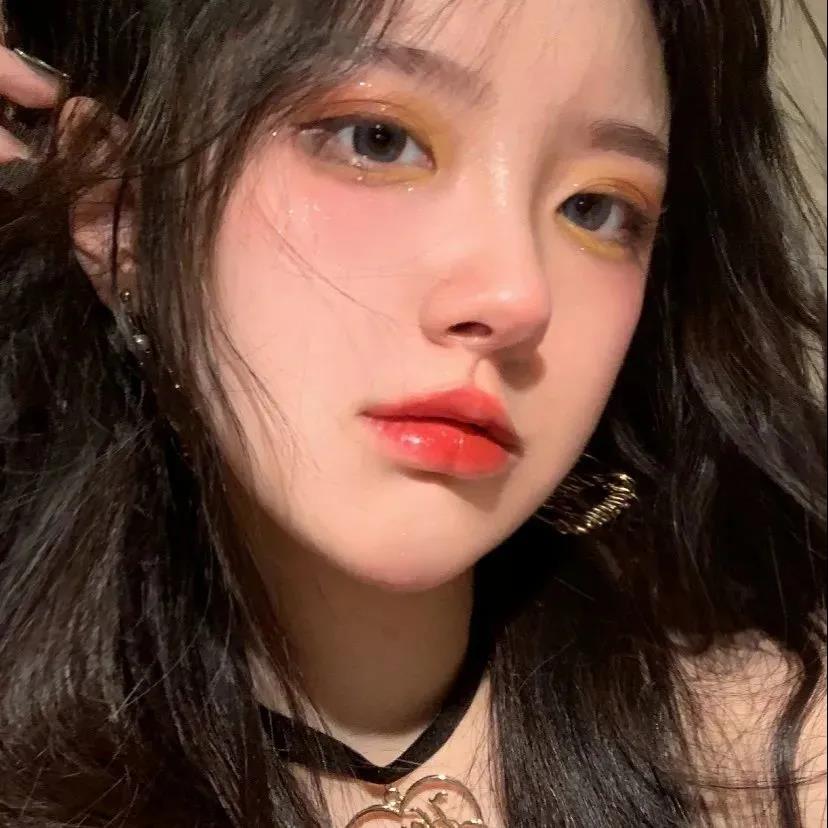 有哪些又甜又拽的女头?