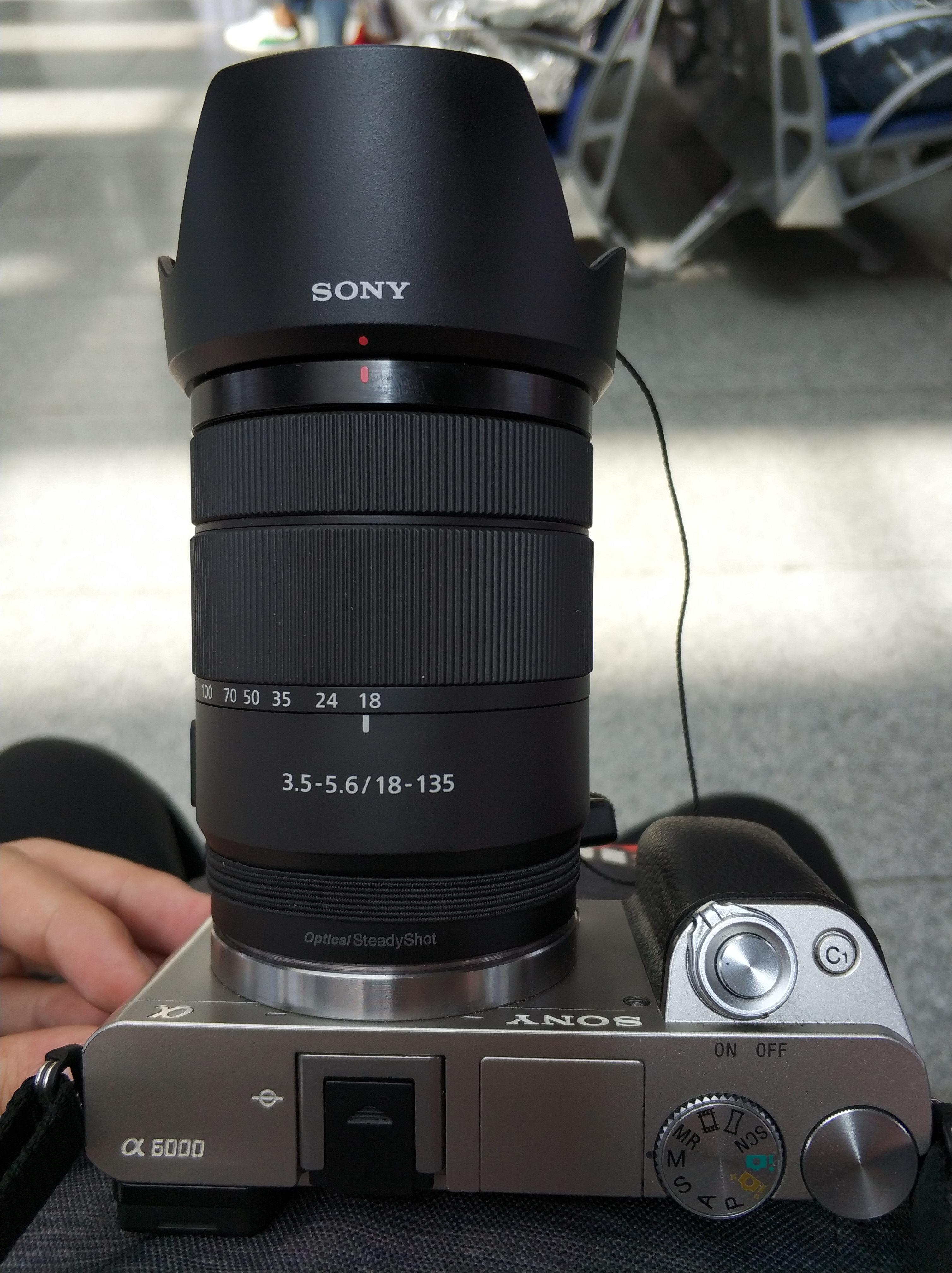 如何评价索尼新发布的E 18-135mm F3.5-5.6 OSS 镜头（SEL18135）？ - 知乎