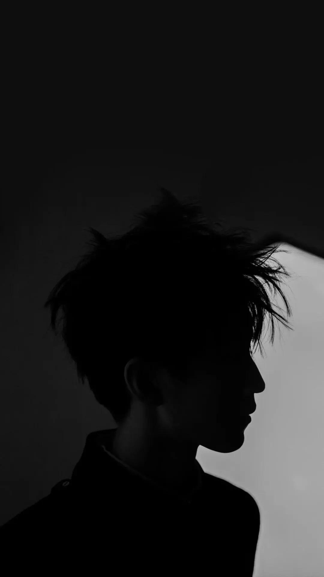 有没有那种阳光帅气又干净的男生壁纸