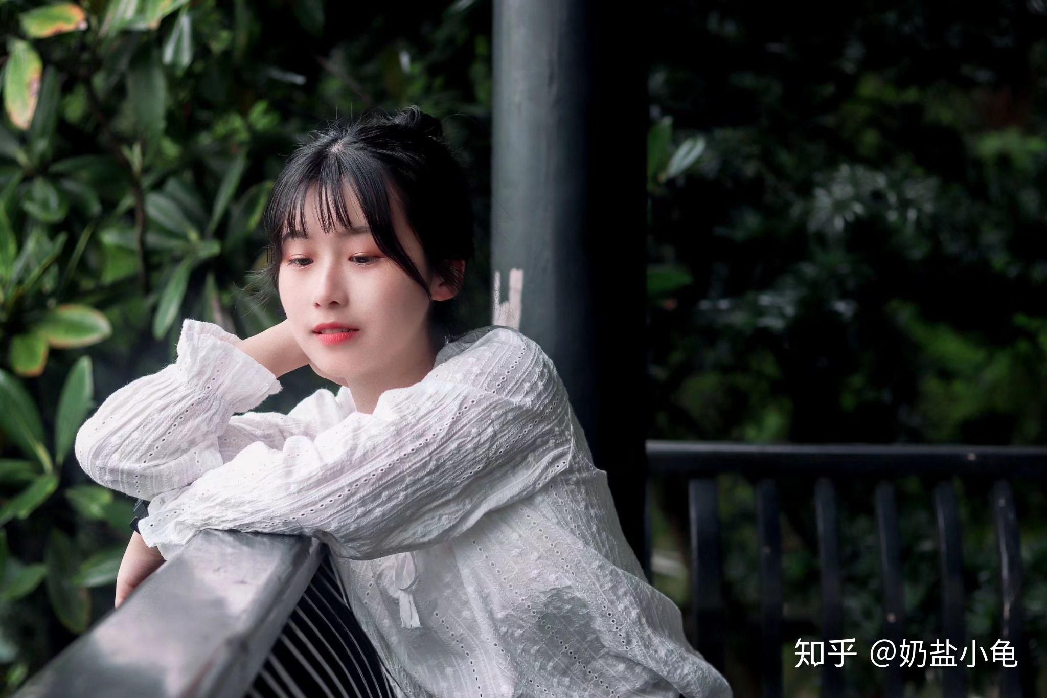 现在有朴素且漂亮的女孩么