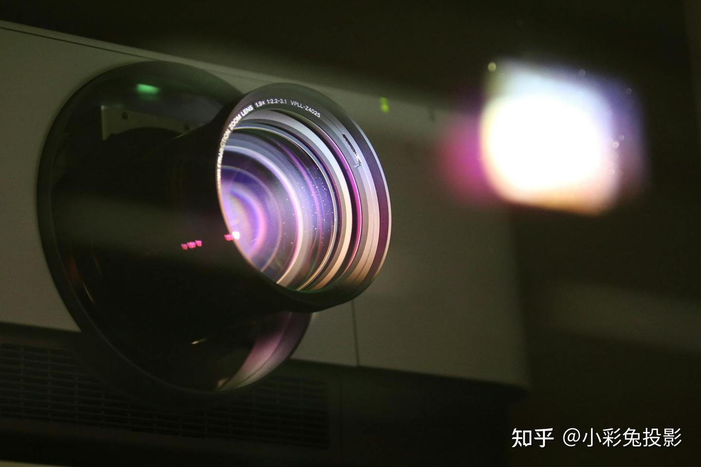 2026家用投影仪选购指南|新手必看,避开坑直接选对不花冤枉钱