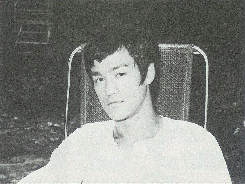 李小龙年轻的时候有多帅