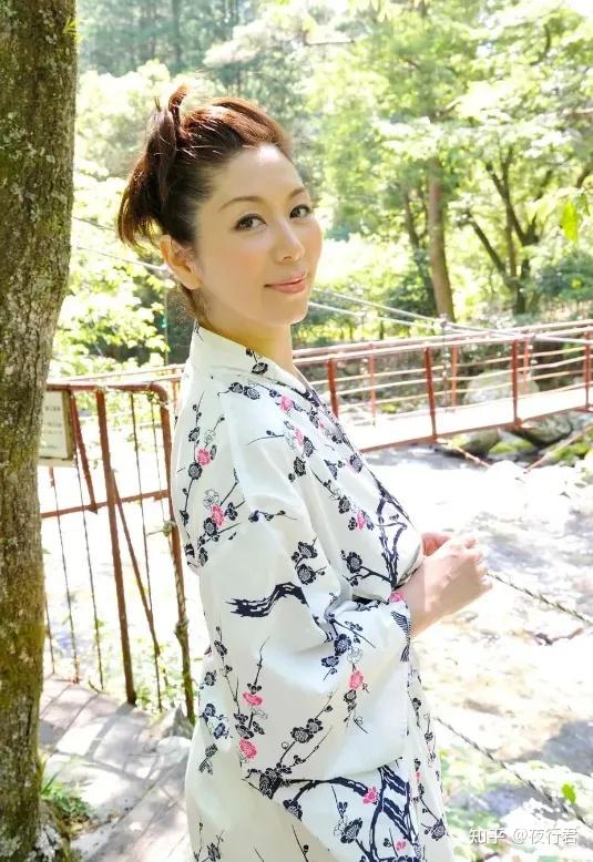 「我妈是AV女优」翔田千里15岁儿子知道后.. - 知乎