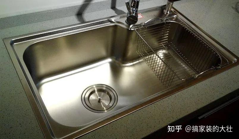 厨房水槽选用台下盆还是台中盆?