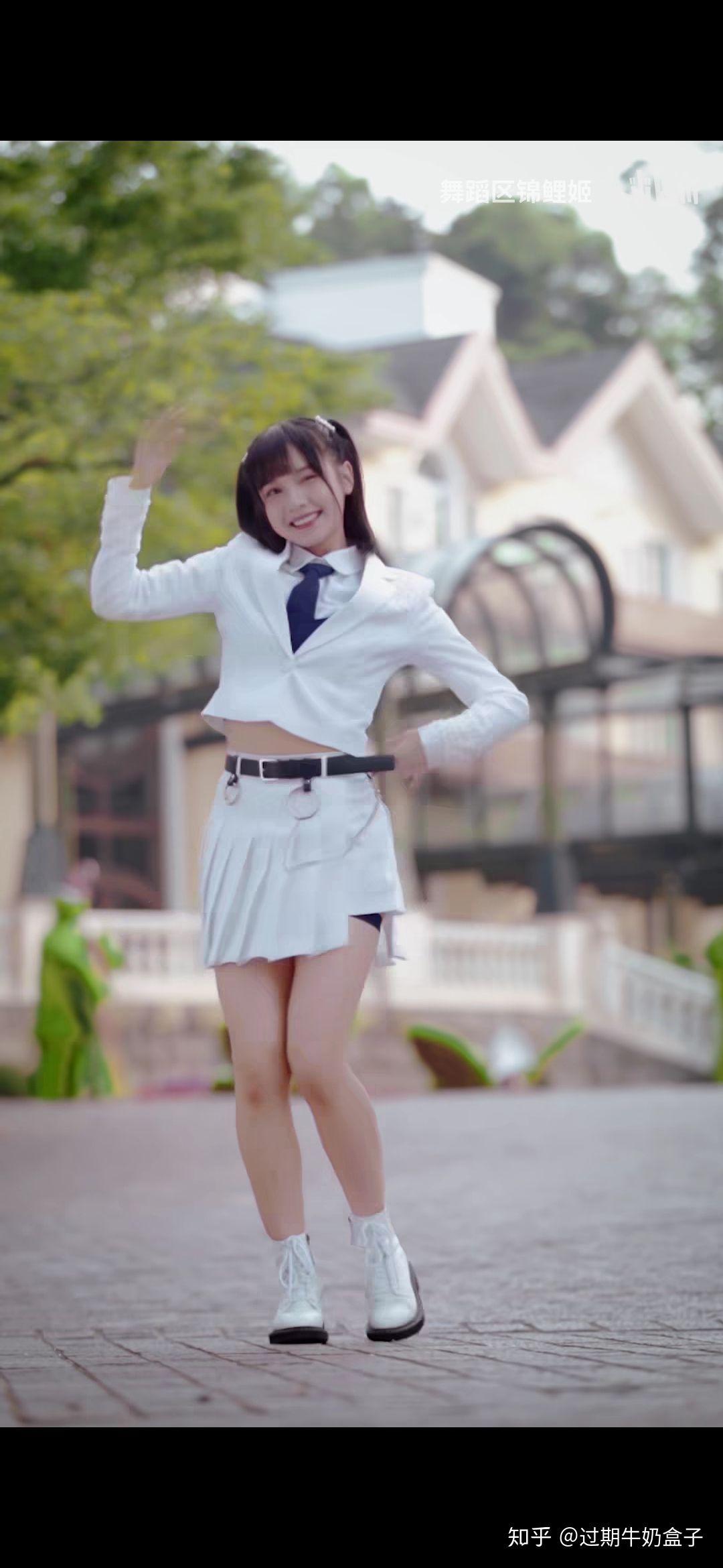 为什么创3主题曲简直给人一种为刘念量身打造的错觉? - 知乎