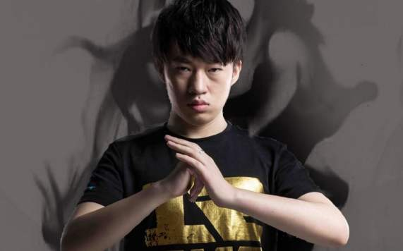 如何看待 rng 中单选手小虎于 2020 年3 月 29 日凌晨登顶韩服第一?