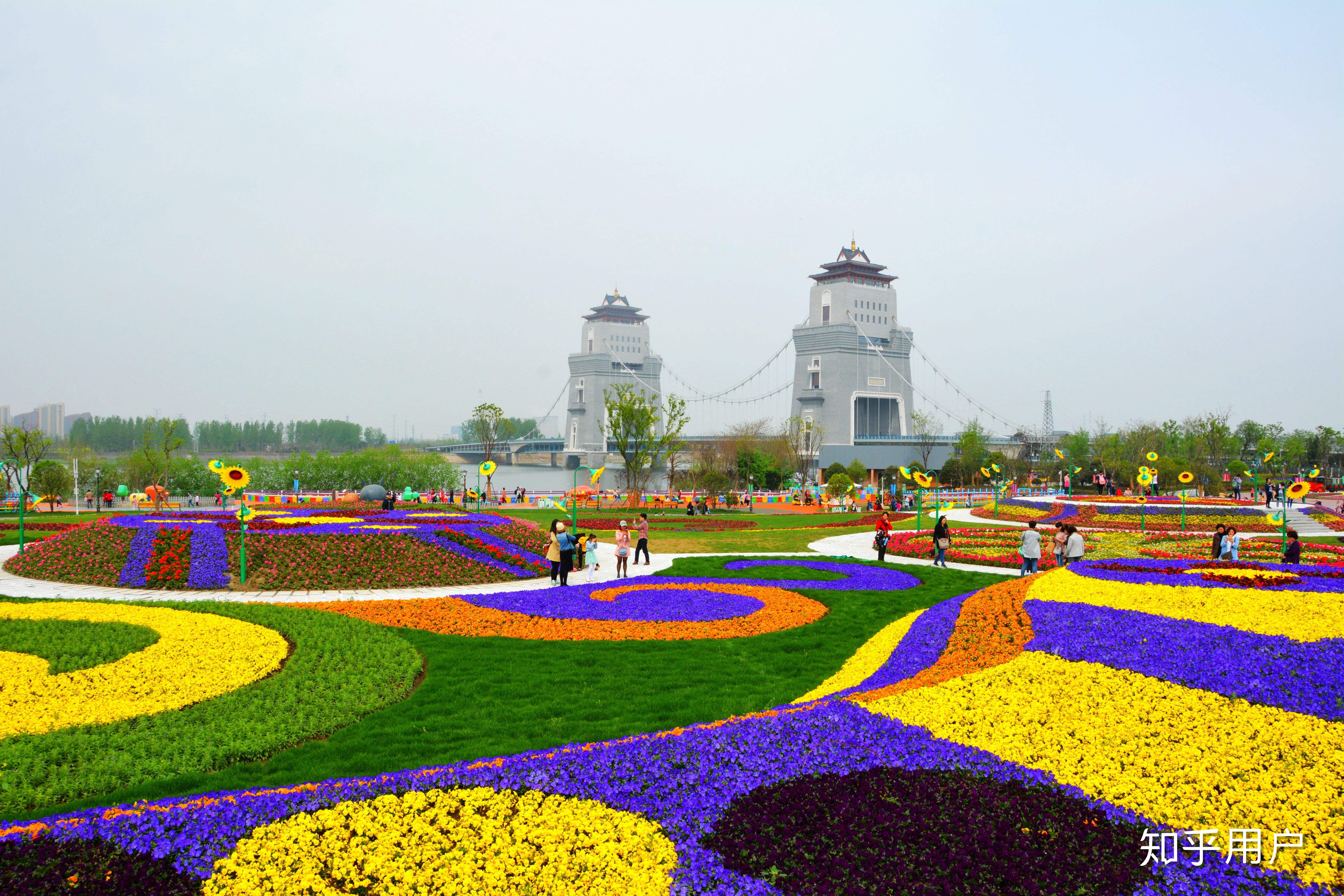 甚至超过)李宁体育公园贴吧上找到的关于扬州高铁南站(名字很玄乎)4月