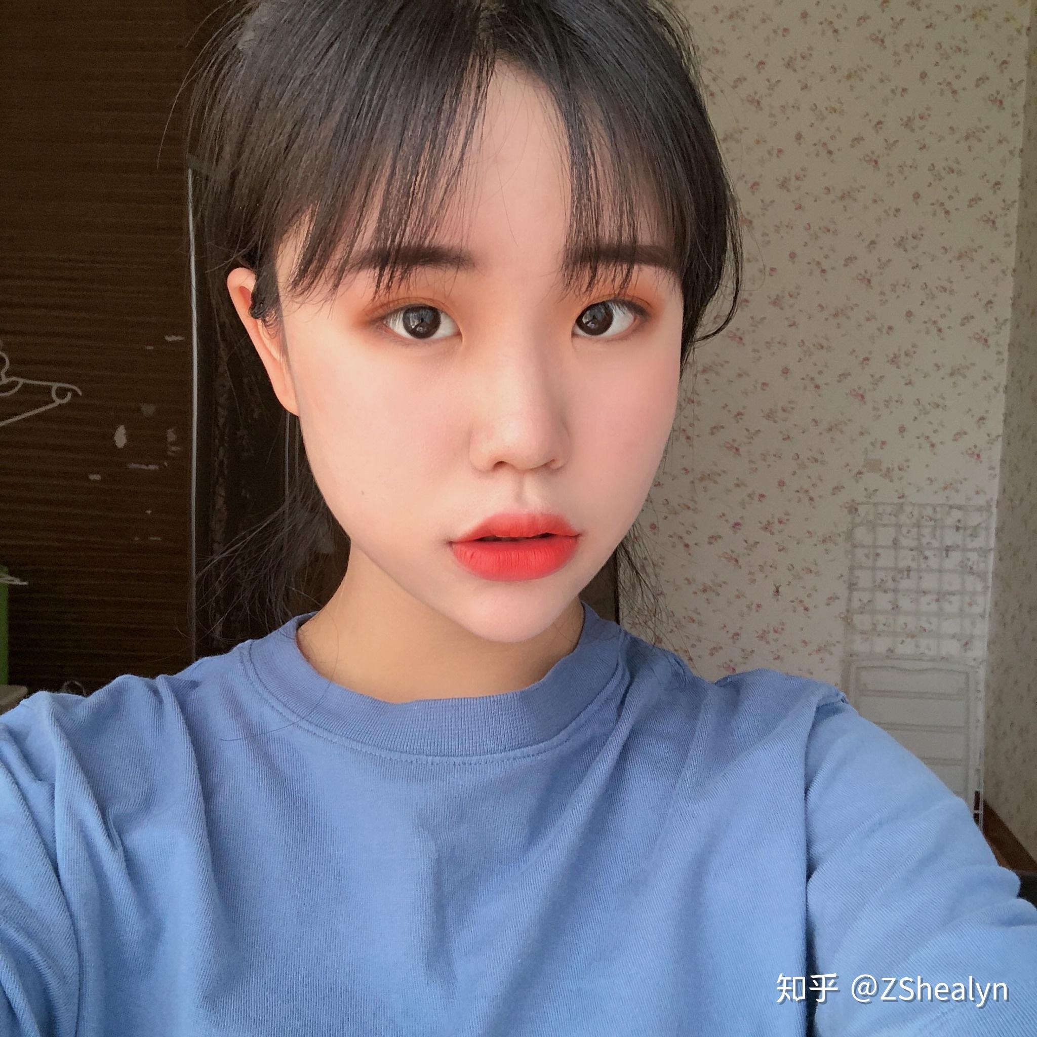 有脸大塌鼻子的好看的女孩子吗