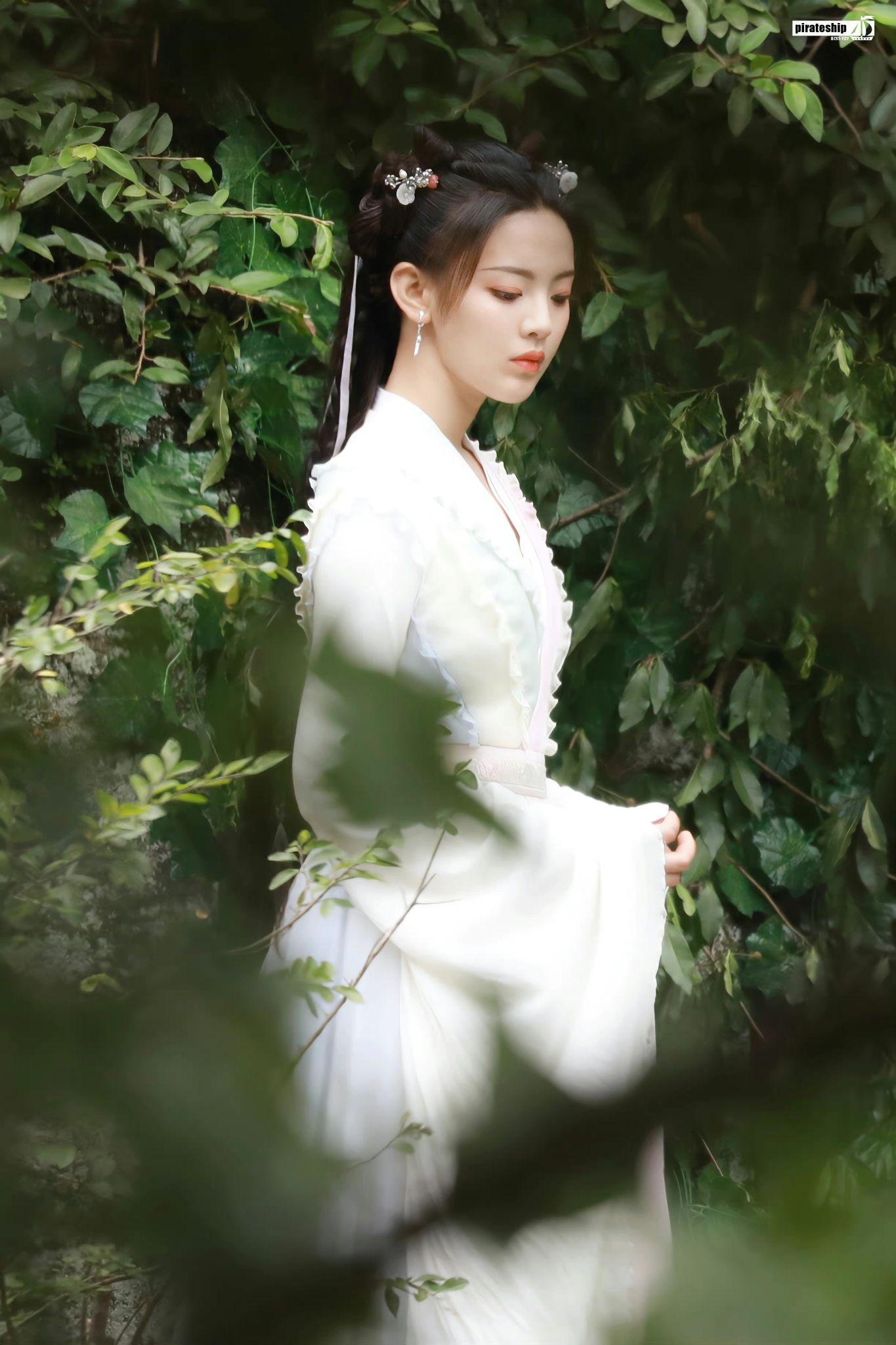 情景喜剧》杨超越组作品《家有姐妹》? - 知乎