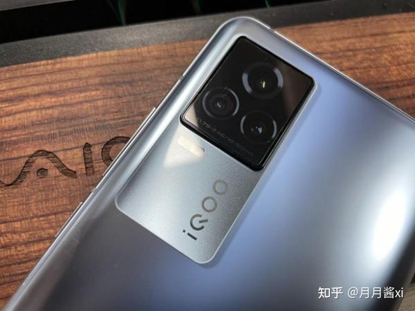 一加9和iqoo7相比较,选择哪款购买更合适?