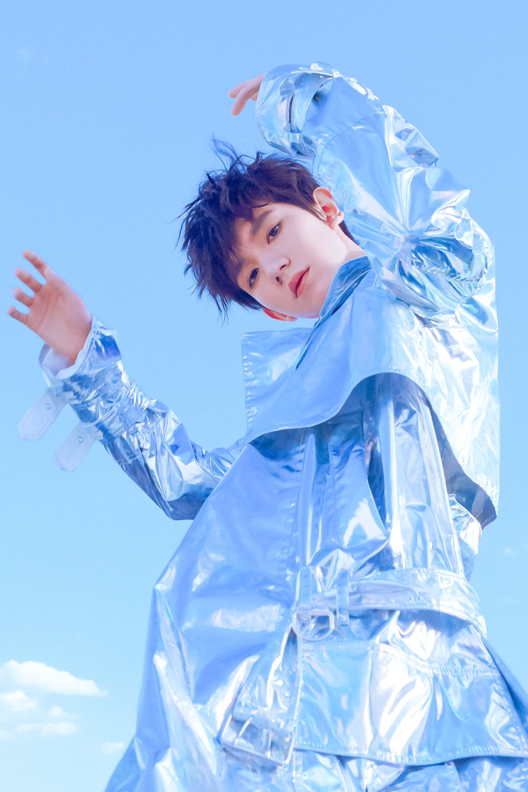 可以推荐几张王源的高清壁纸嘛