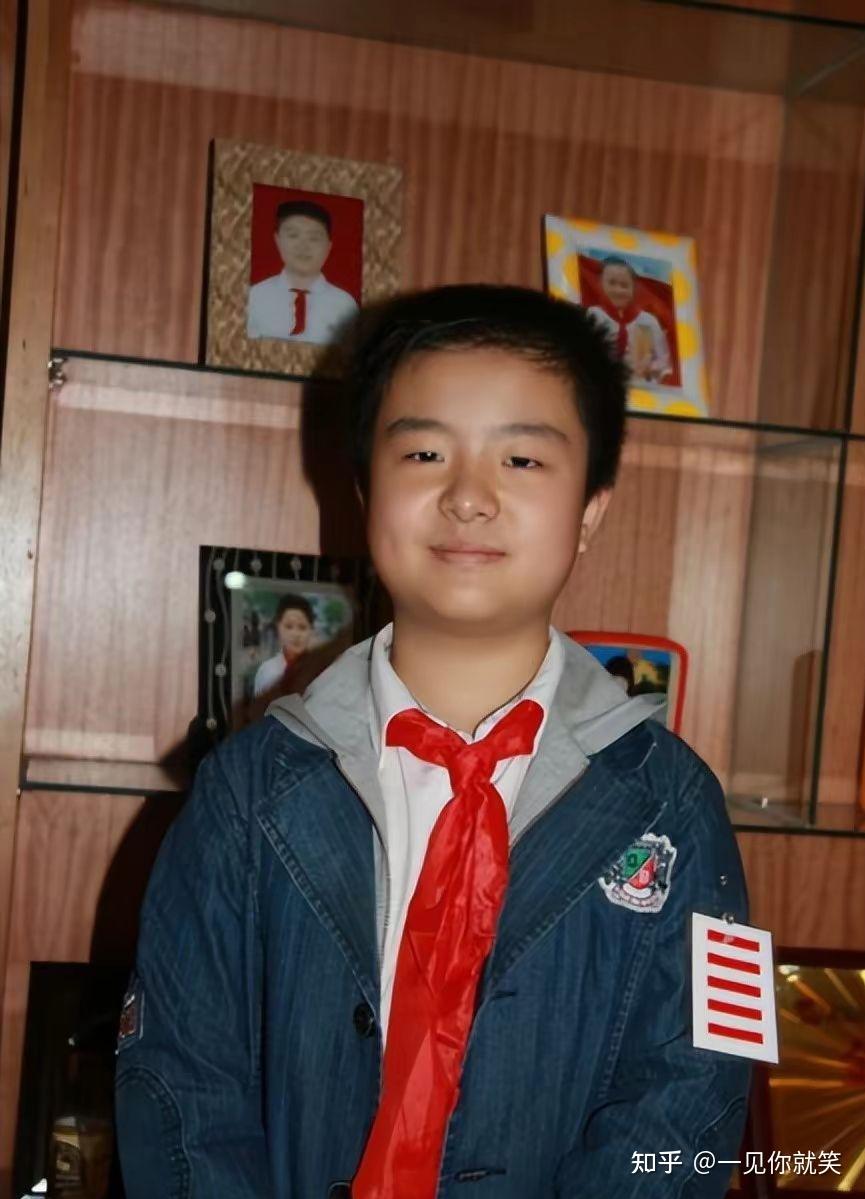 五道杠小学生,曾因一脸官相而走红,如今状态却令人泯然 - 知乎