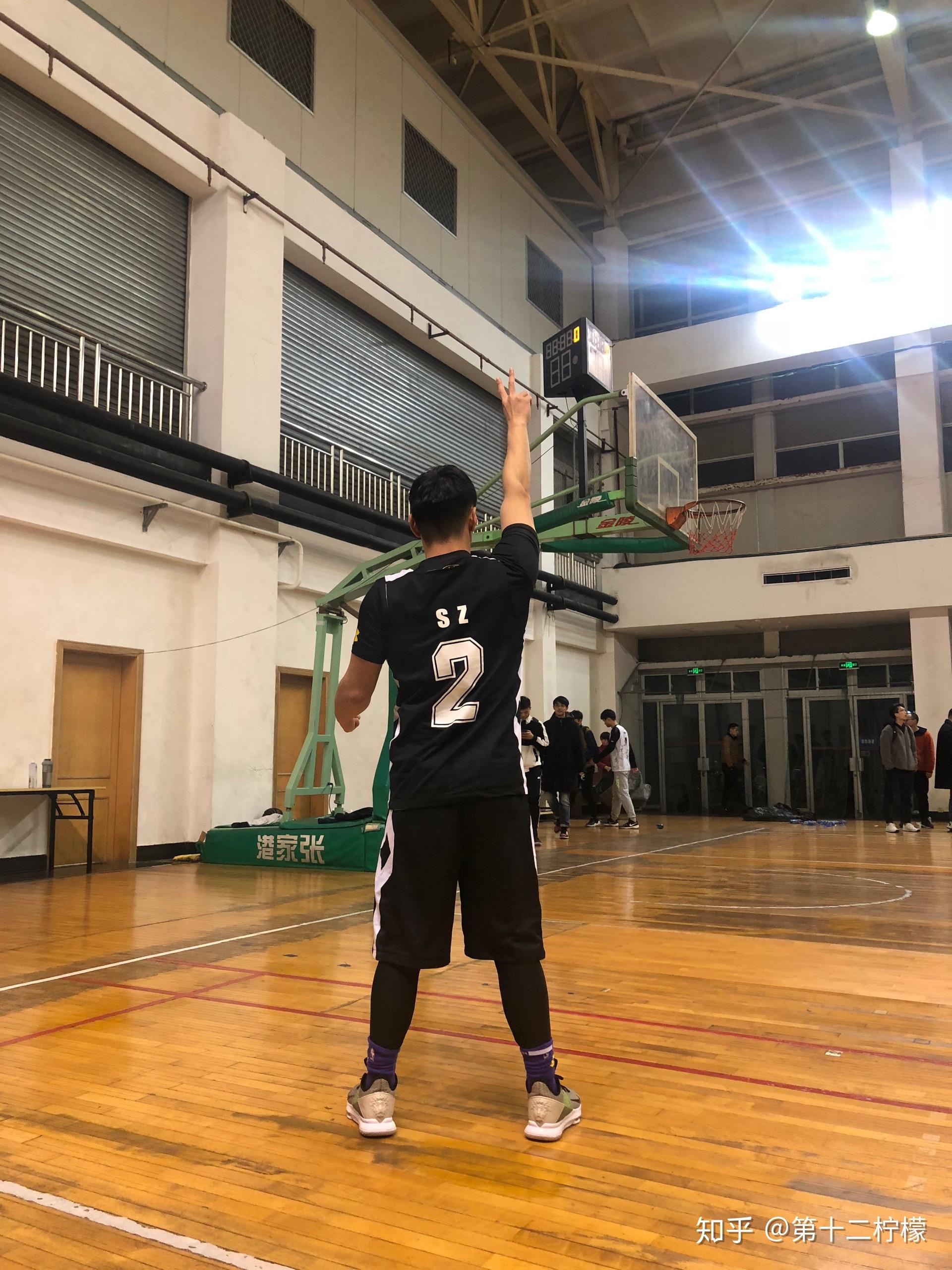 那些学生时代喜欢一下课就打篮球的男生后来怎么样了