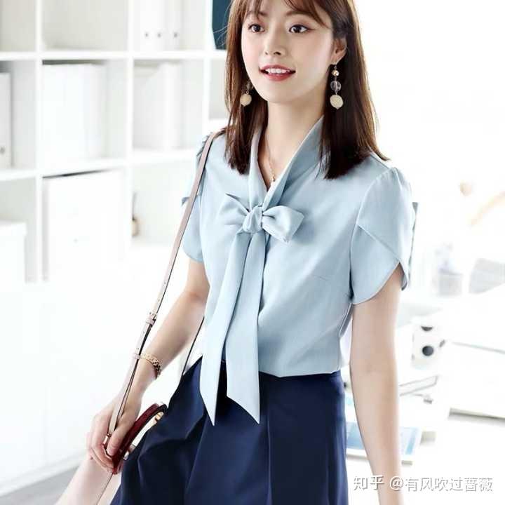 女生夏天参加公务员或事业单位面试一定要穿正装么