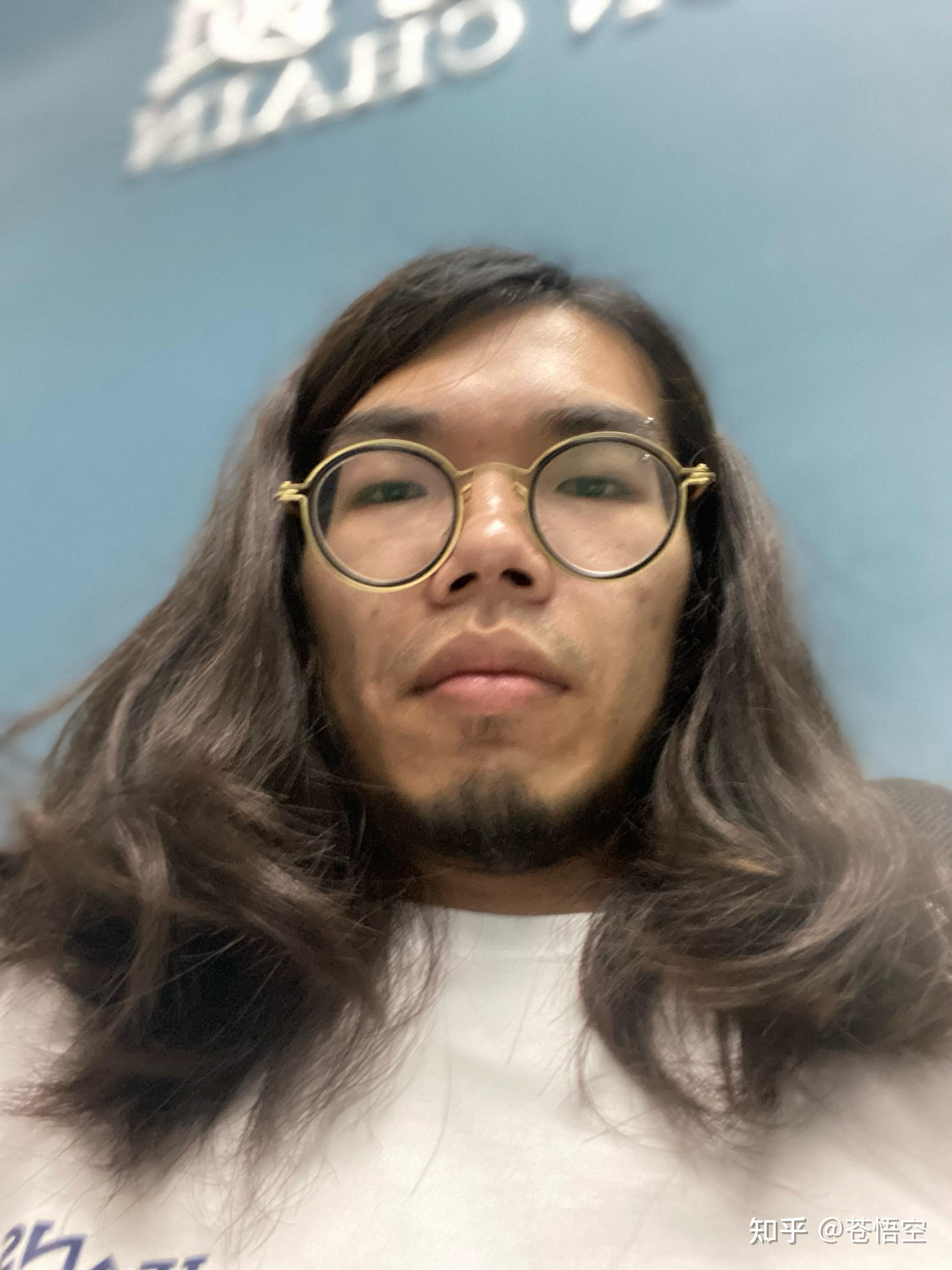 男生长得丑还留长发是什么体验