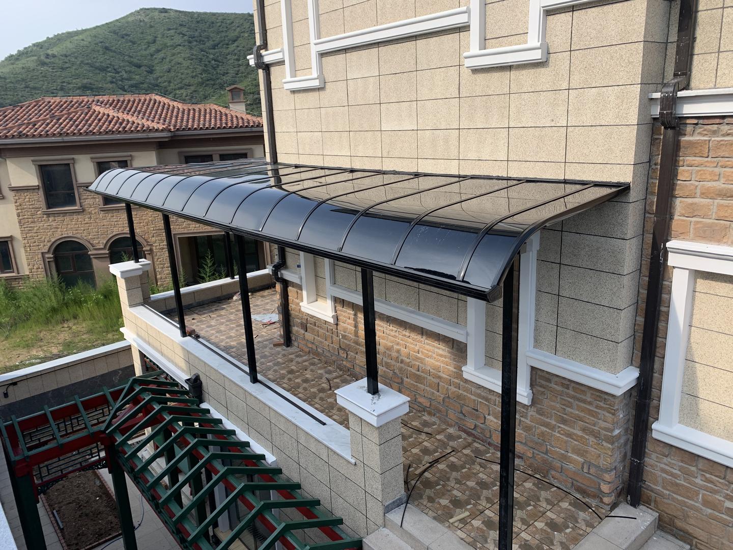 为什么要安装静音铝合金雨棚