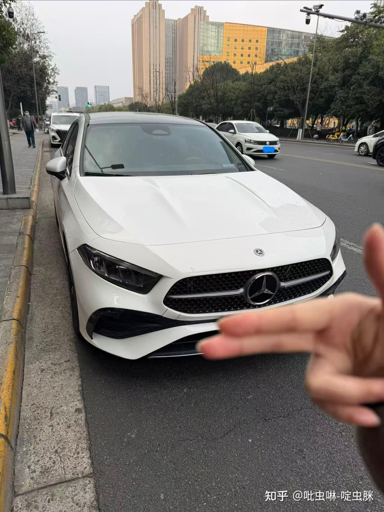 成都龙泉驿汽车抵押哪家典当行好?想十分钟到账就选新濠中汇没错!