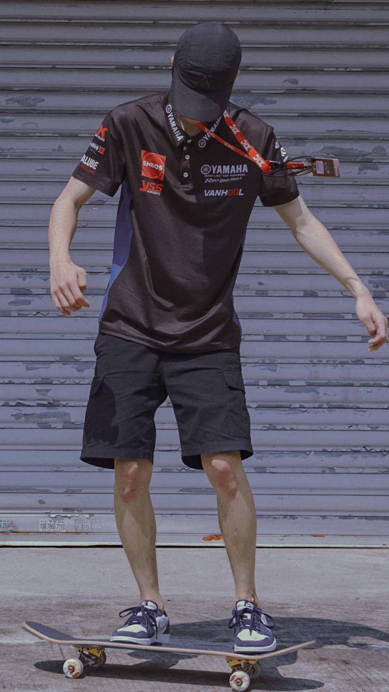 有没有王一博滑板的图