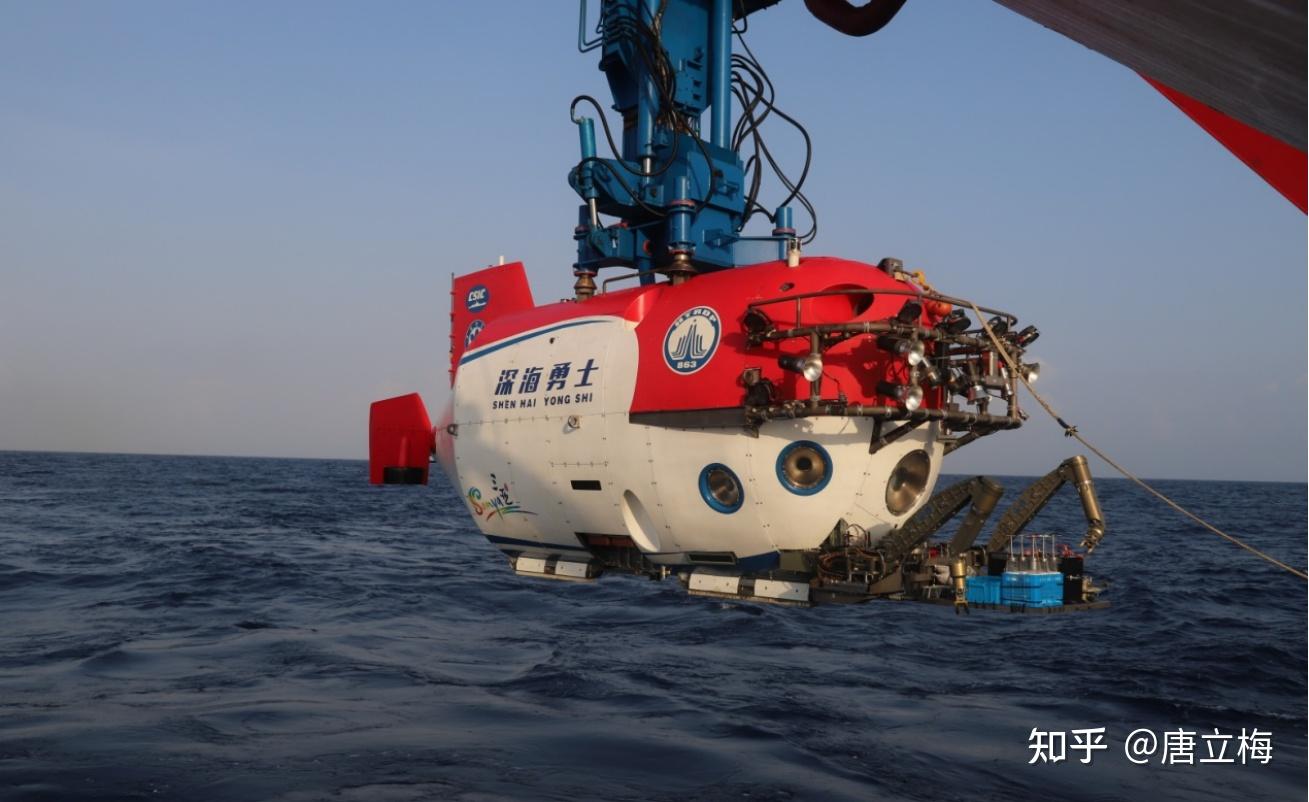 为什么詹姆斯99卡梅隆团队的深潜器下潜深度达到万米蛟龙号只有7000