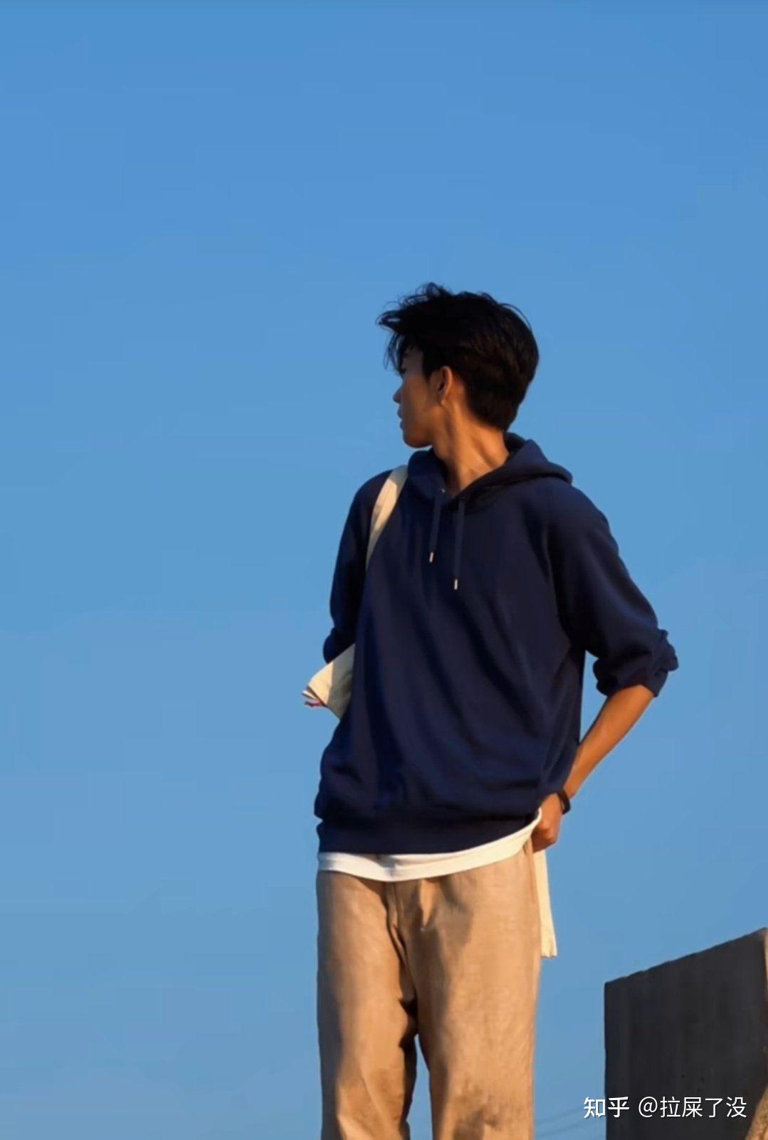 有人见过 抖音帅哥 长颈先生 露脸吗?