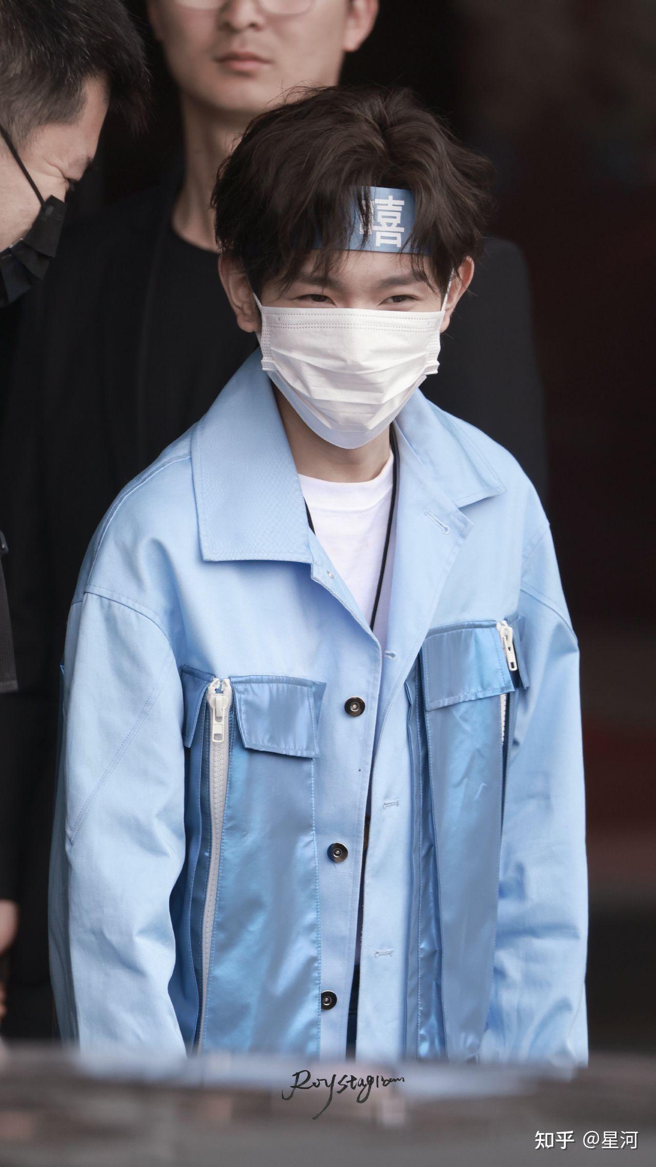 有哪些王源笑的很开心的图片