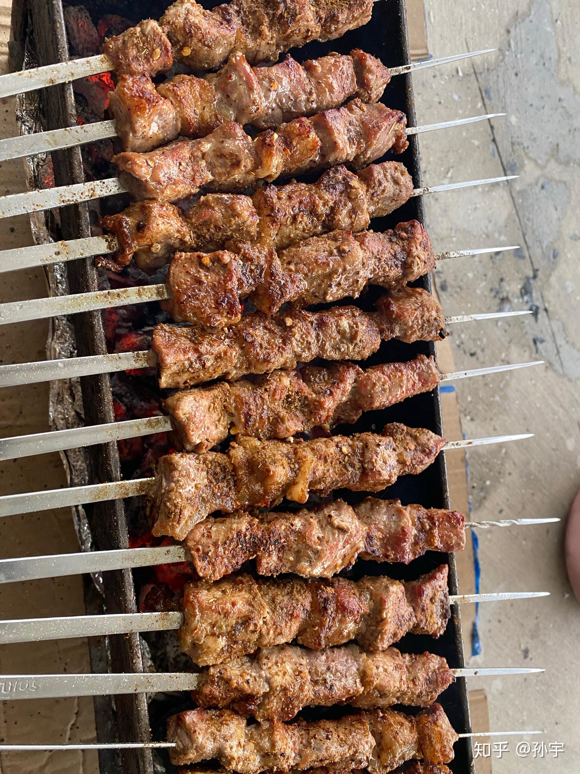 如何烤制正宗美味的新疆羊肉串? - 知乎
