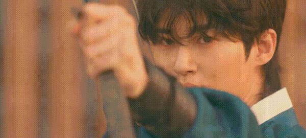 《21世纪大君夫人》IU×边佑锡，韩国偶像剧回春？