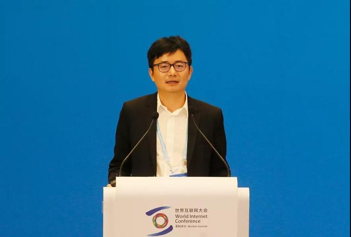 猎豹傅盛机器人是下一代标准化设备将推动实体经济进化