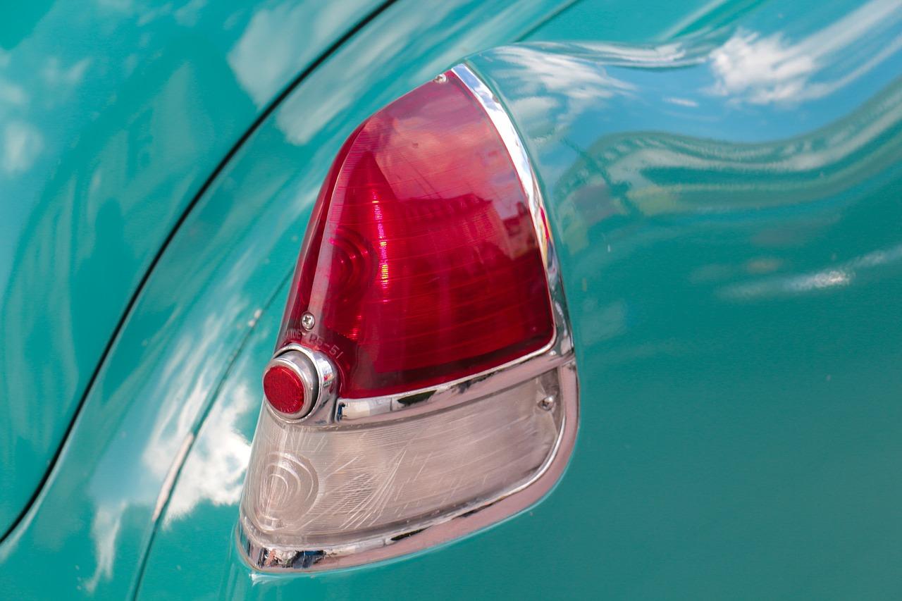 4. 遮挡灯具背面