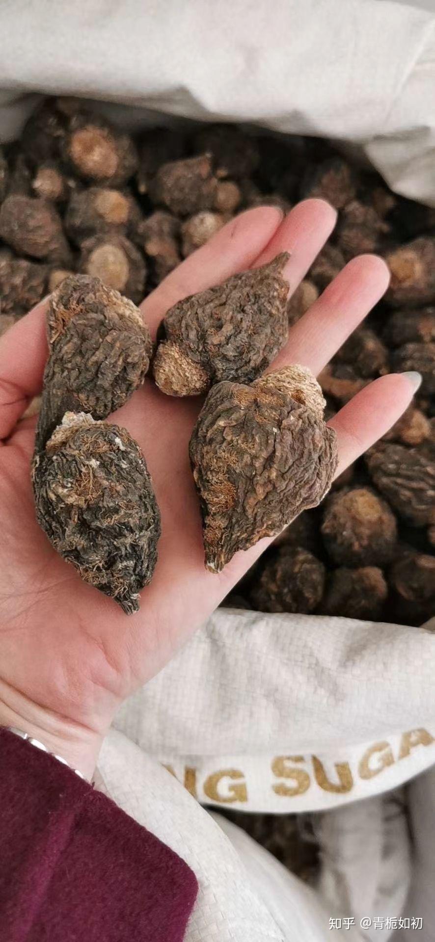 这玛卡放了2年多了,上面没有生产日期和保质期,还起了奇怪的网状,是否