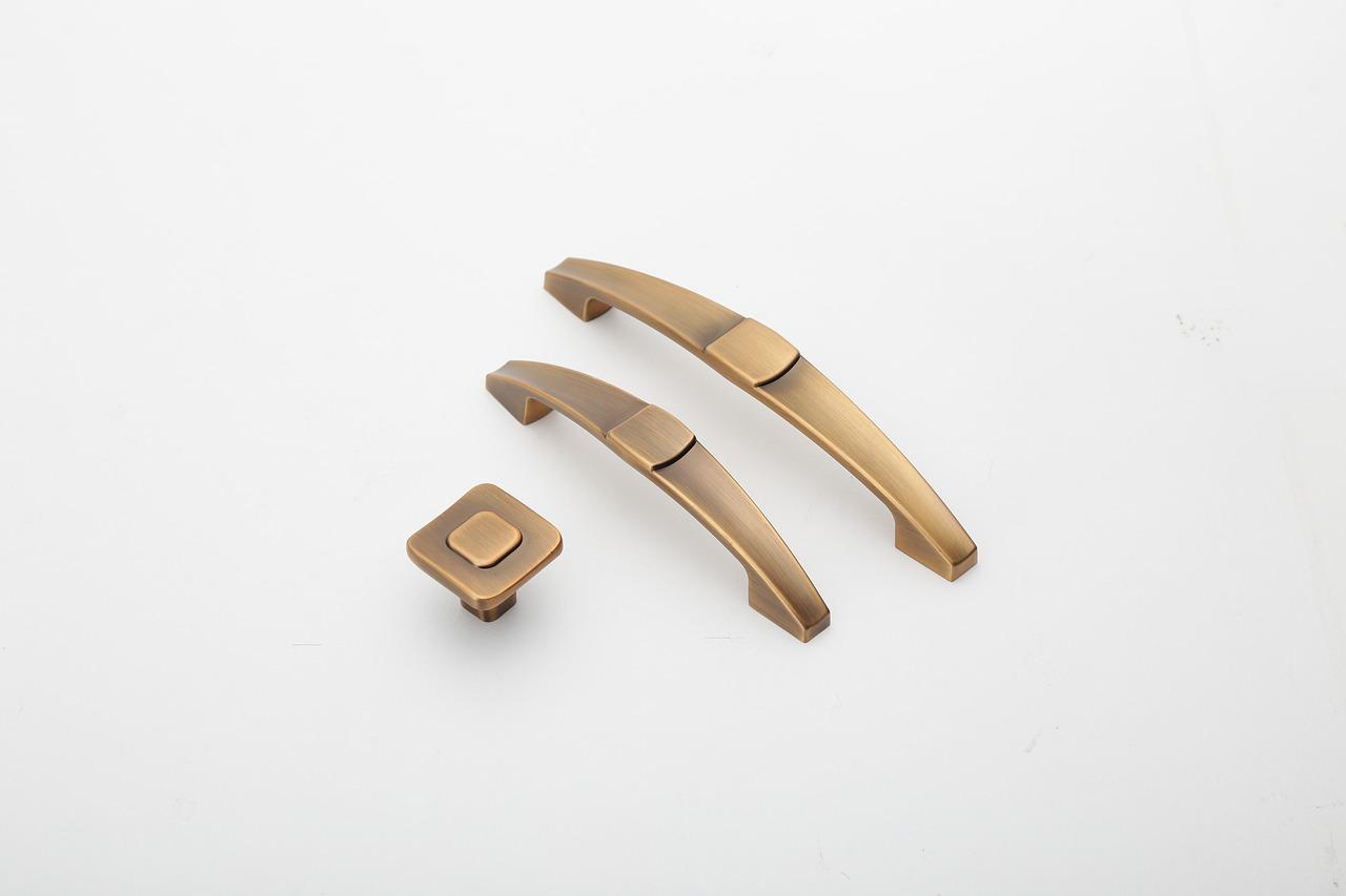 古典门拉手搭配