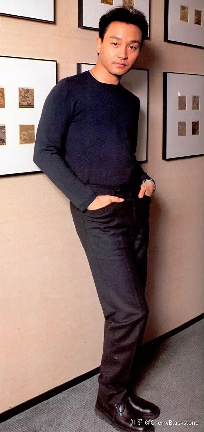 请问各位知友有没有哥哥张国荣全身照高清图想做人形立牌可以吗