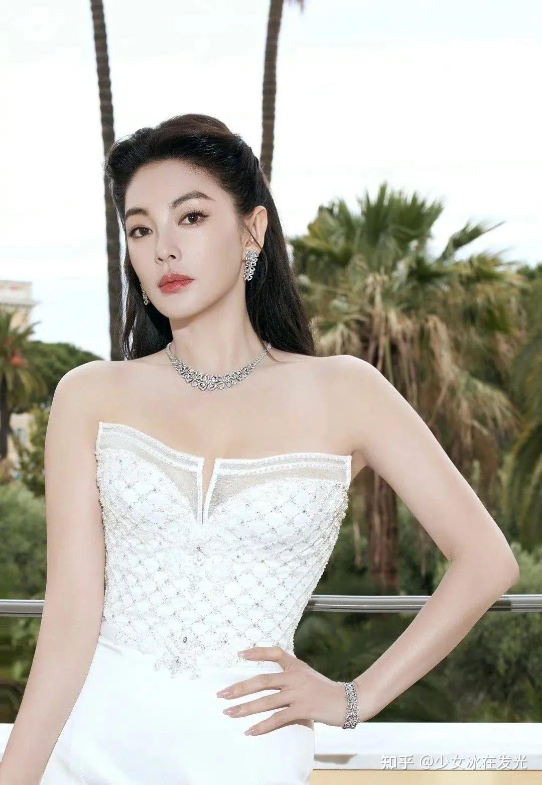 如何看待张雨绮「 699 买不了袜子」所反映的社会问题? - 知乎