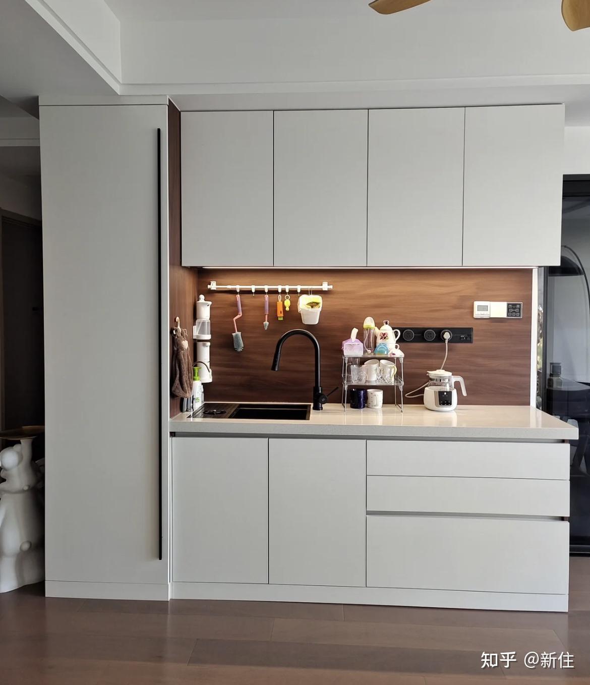 一听我说,要给餐边柜增加水槽,我父母立马不乐意了,说这里没必要,洗个