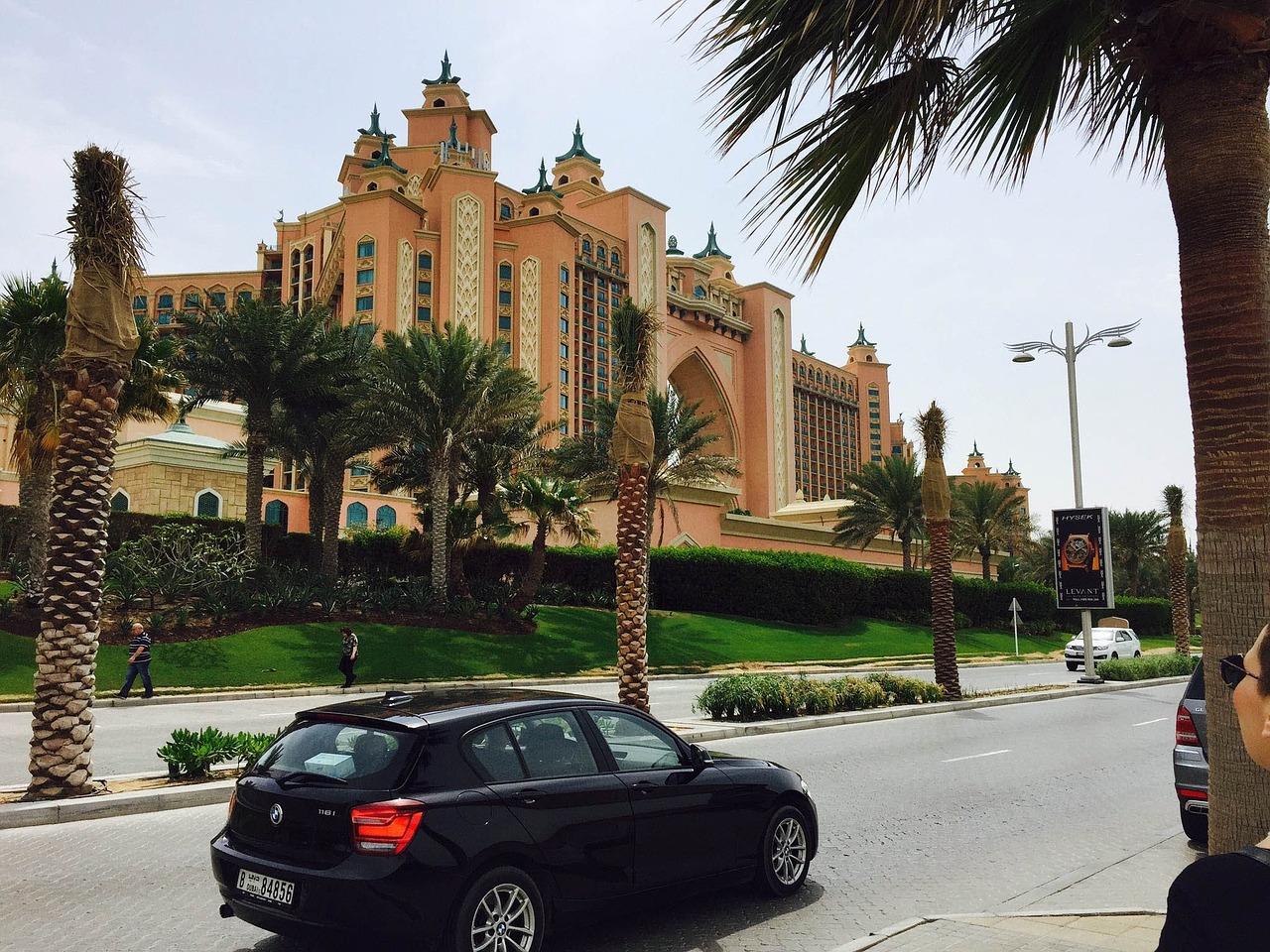 5. 住宿与交通准备