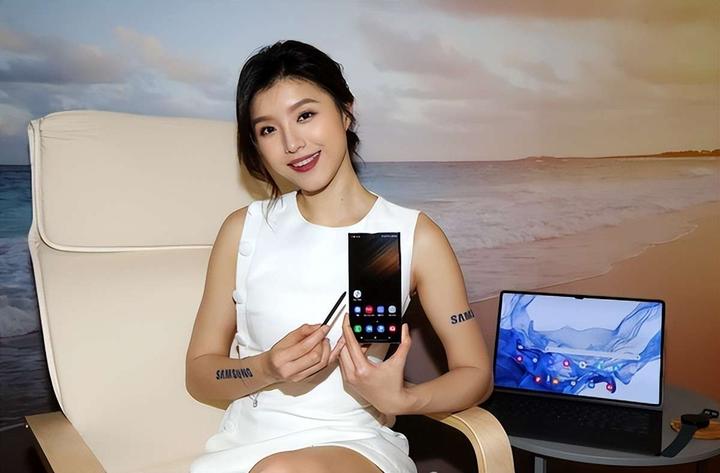 三星再次嘲讽iPhone14技术落后,不能折叠,没有1亿像素! - 知乎
