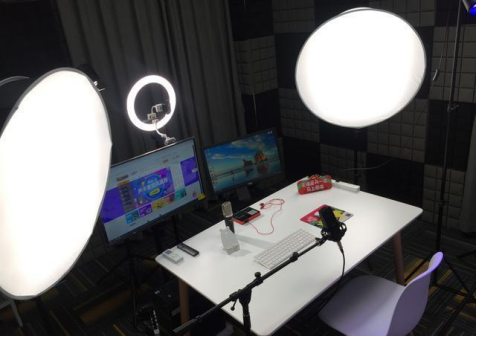 赞皇电商小知识|直播间灯光是如何布置的?