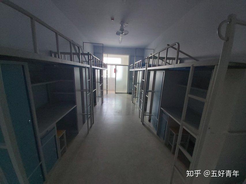 潍坊理工学院的专科宿舍怎么样啊.好想知道!有没有图片啊? - 知乎
