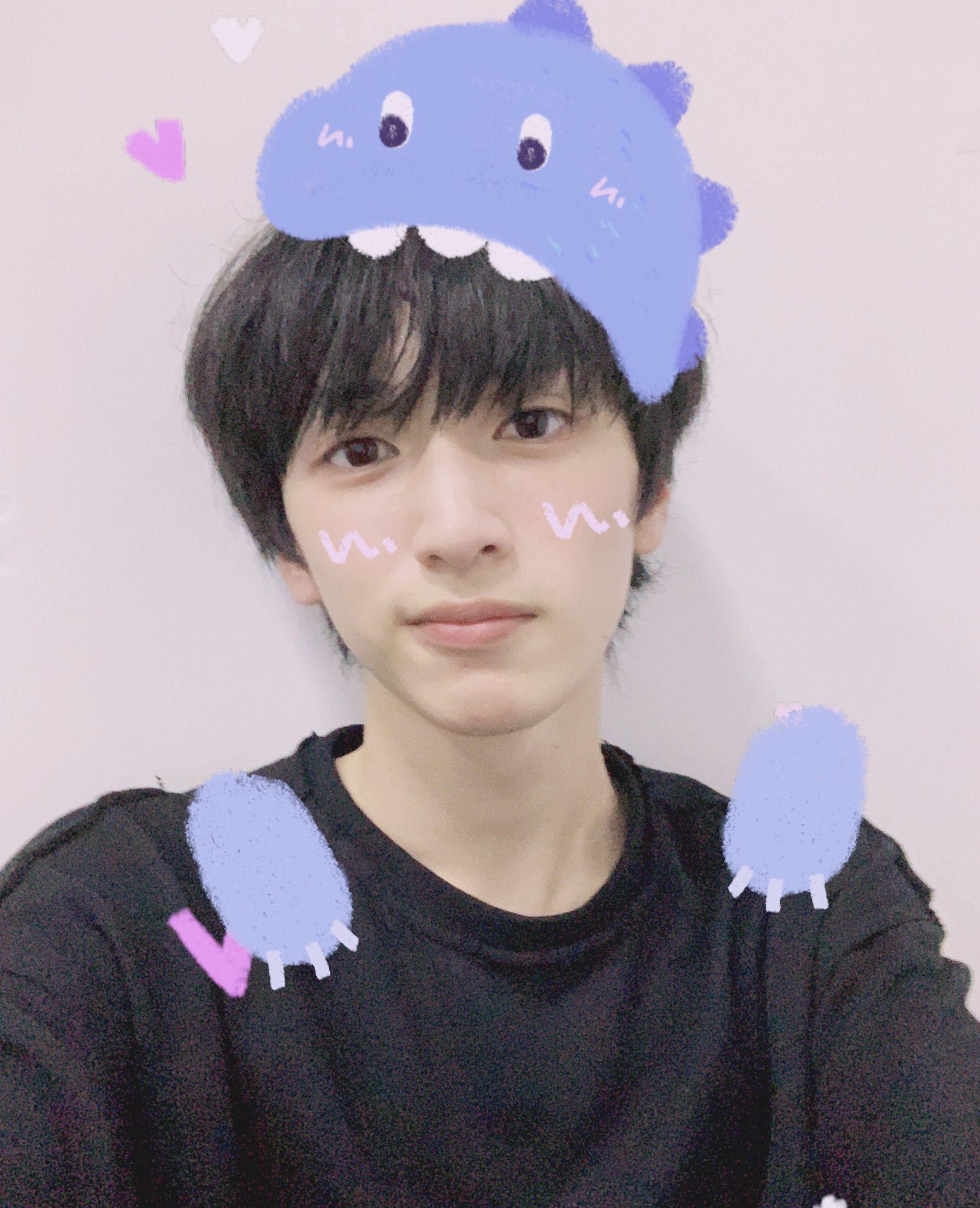 请问哪位集美能提供一些无水印严浩翔的绝美照片嘛