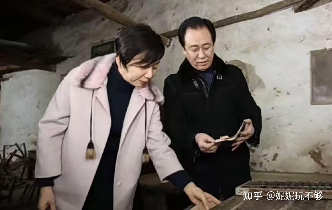 许家印前妻丁玉梅就信息披露向香港高院寻求指引，你怎么看？ - 知乎