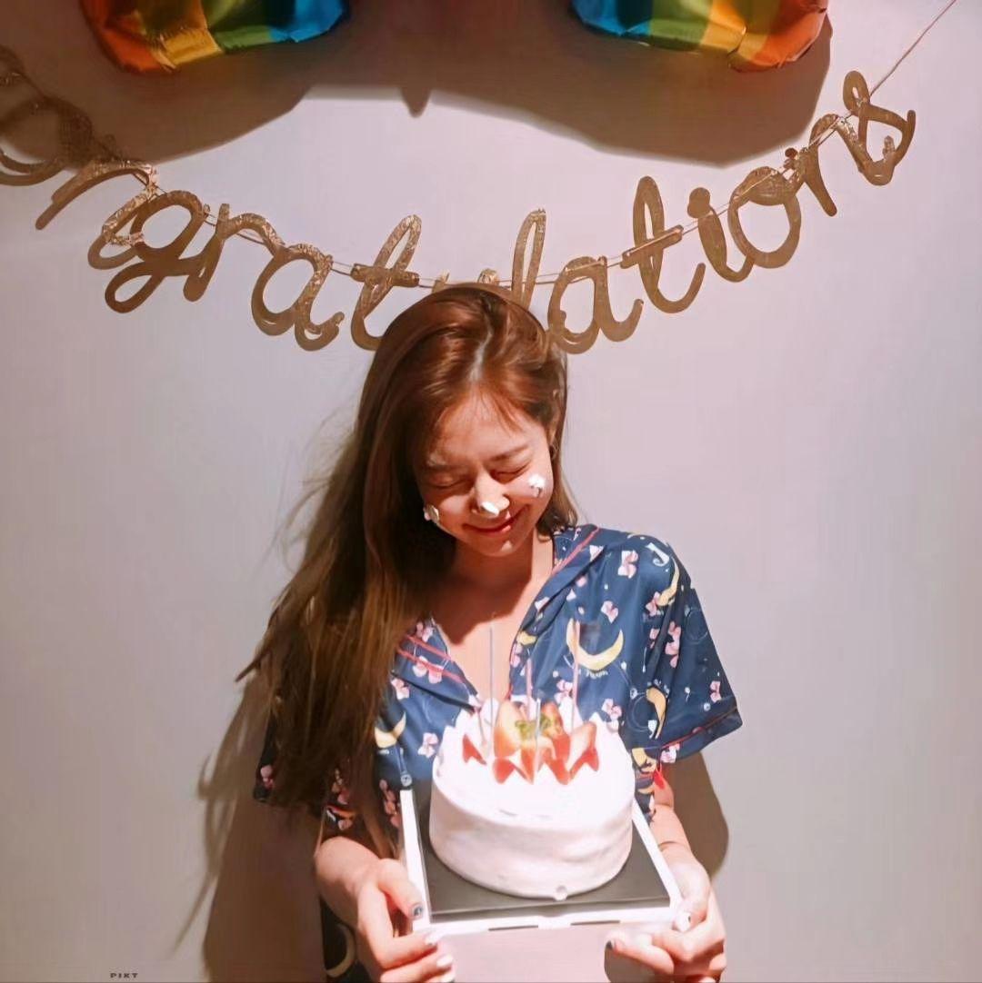 有没有blackpink成员金珍妮适合作头像的照片