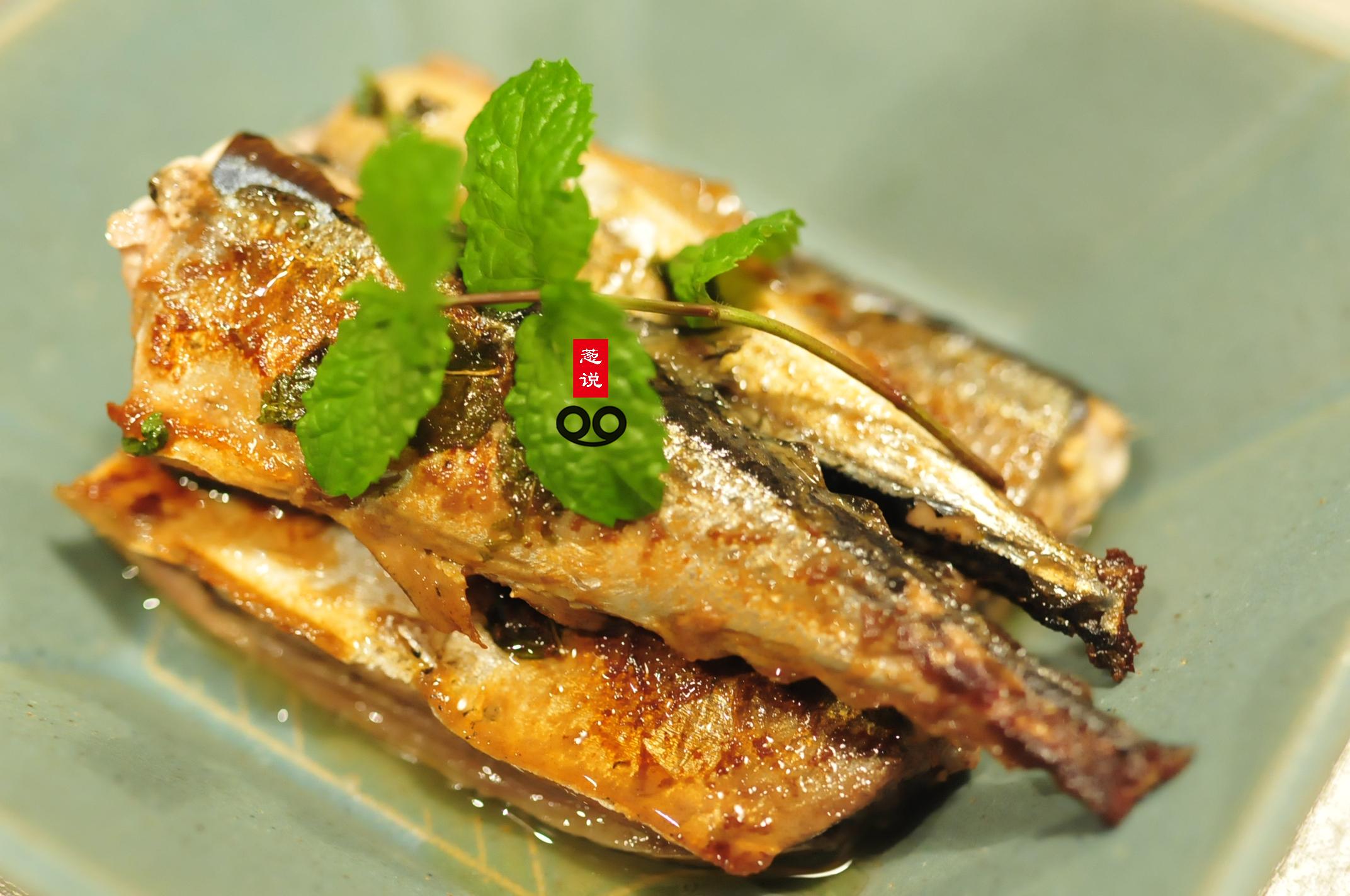 香煎秋刀鱼怎么做_香煎秋刀鱼的做法_小龙IRIS_豆果美食