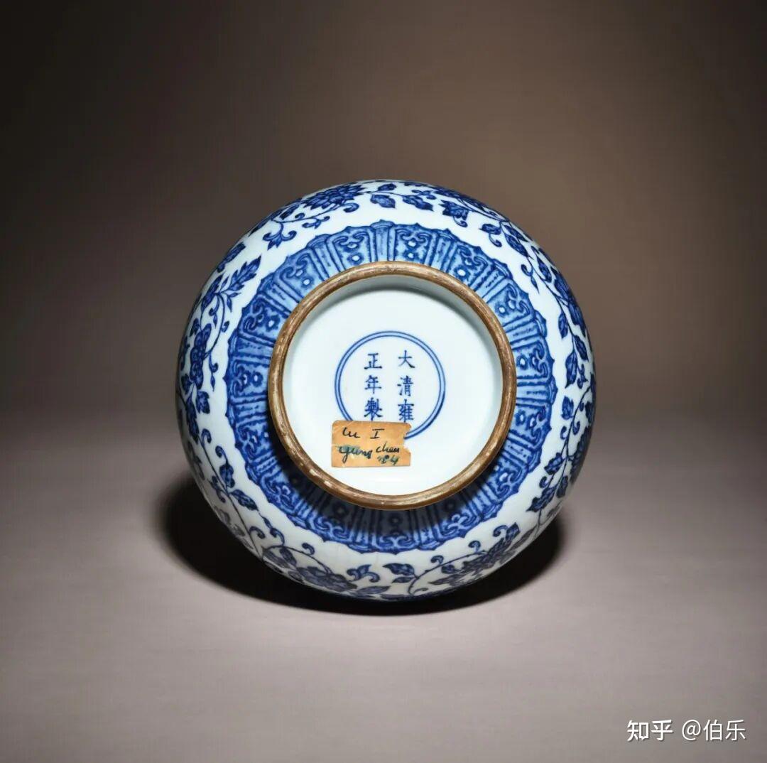 清雍正仿宣窑青花花间行龙大胆瓶｜北京博美2025十周年秋拍- 知乎